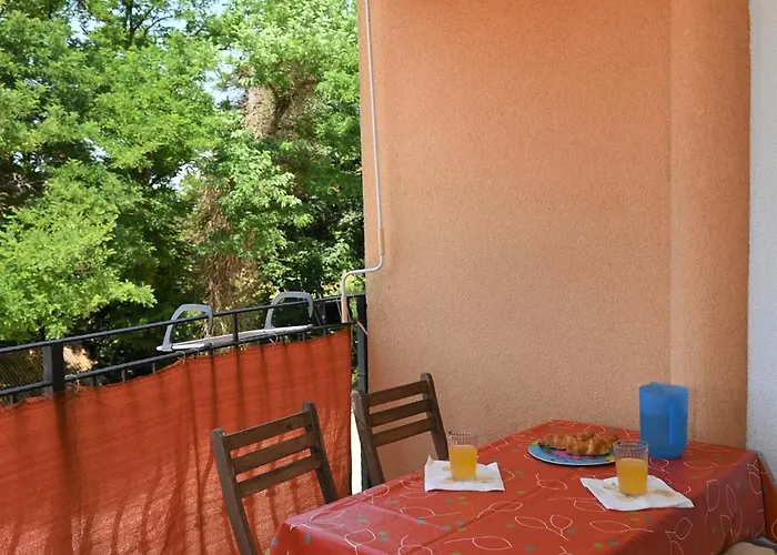 In The Free Parking Pula